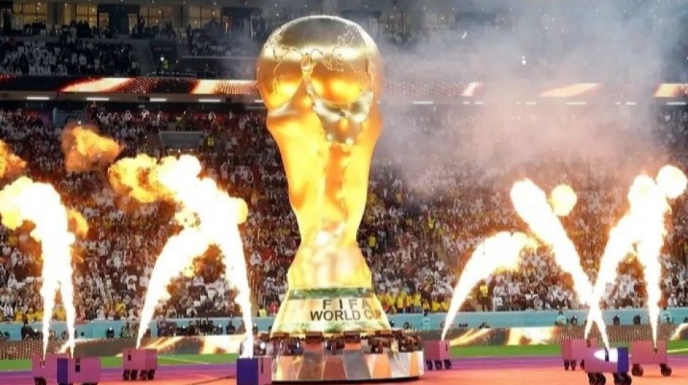 Media Qatar Beritakan Sisi Manis Pekerja Proyek Piala Dunia 2022 Nobar di Luar Stadion Hingga Makan Biryani