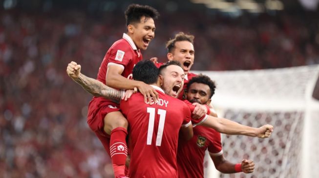 Pemain Timnas Indonesia rayakan gol Marc Klok ke gawang Thailand di matchday ketiga Grup A Piala AFF 2022 yang digelar di SUGBK, Kamis (29/12/2022). [Foto: PSSI]