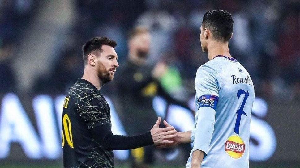 Momen Cristiano Ronaldo Peluk Lionel Messi, Tanda Perpisahan Dua GOAT di Laga Terakhir?