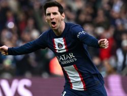 Momen Tendangan Bebas Cantik Lionel Messi, Bawa PSG Menang Dramatis Lawan Lille