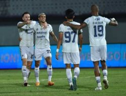 3 Fakta Kemenangan Telak Persib Bandung di Markas Dewa United